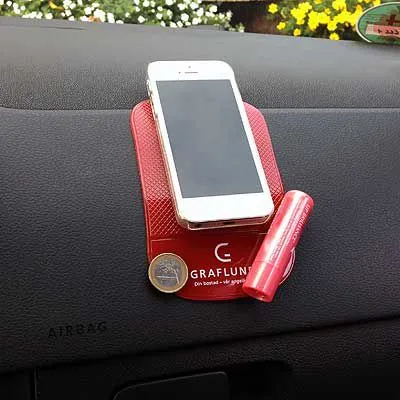 Anti Rutsch Matte oder Handy Haft Pad für das Auto, verhindert herumfliegen von Gegenständen beim Bremsen, Wunschgröße und -farbe anfertigen lassen, Selbstverständlich Werbedruck möglich. (6)