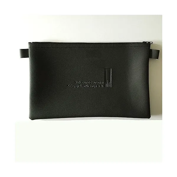 Banktaschen aus Kunstleder oder Leder für Geld oder Belege mit Reißverschluss und abgerundeten Ecken, wahlweise mit/ohne Schlaufen. (11)