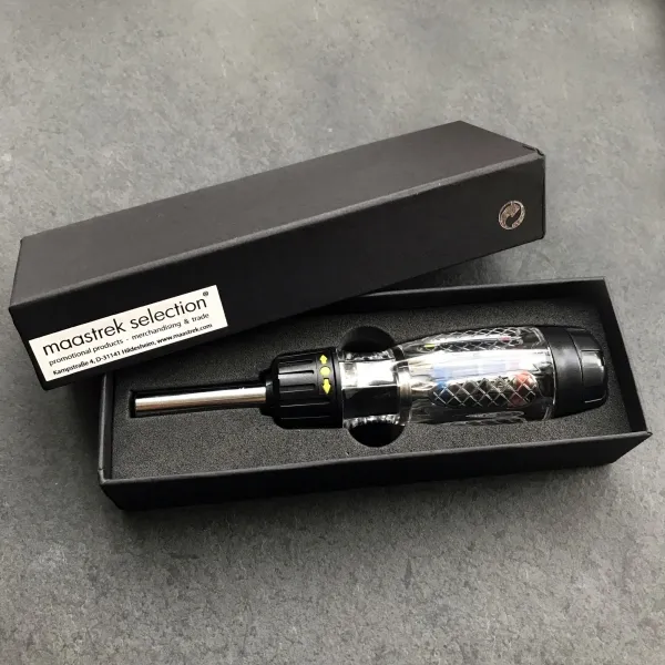 Produktbild von Bit-Schraubendreher in schwarz mit Ratsche und 12 Bits für jede Schraubenart: Torx (T10/T15), Phillips (PH1/PH2/PH3/PH4), Schlitz (5,5/7 mm), Pozidriv (PZ1/PZ2/PZ3).