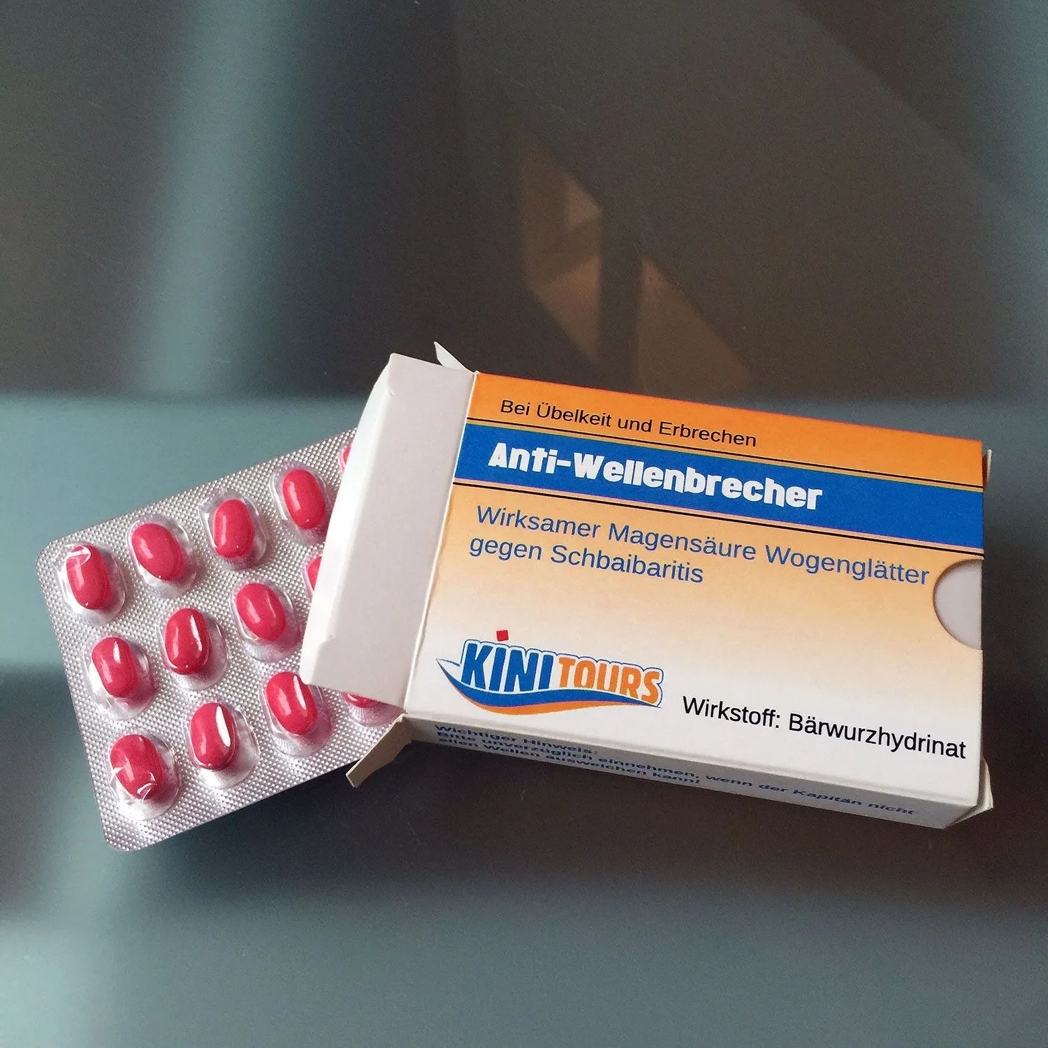 Produktbild von Bonbons in Tablettenverpackung für Werbezwecke, individuell bedruckbar mit beiliegendem Beipackzettel.