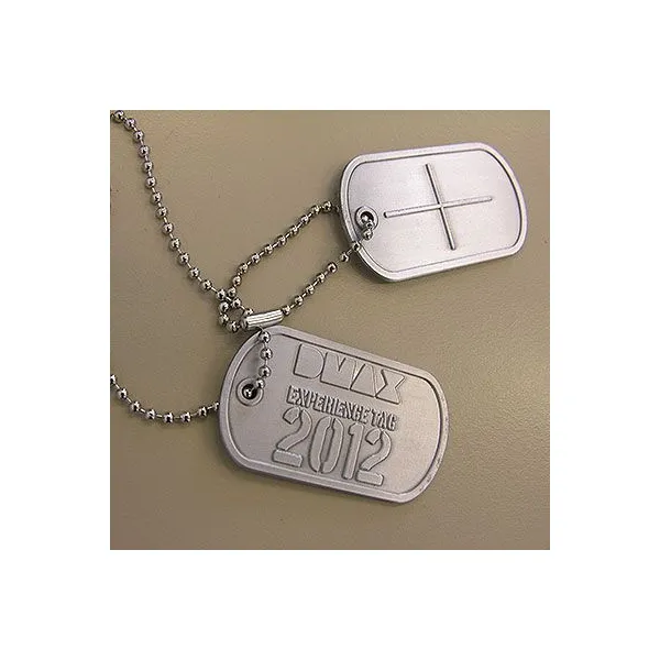 DogTags in individueller Anfertigung für modische Stadtbewohner als Ausdruck von lässiger oder cooler Attitude. (12)