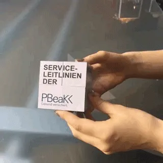 Produktbild von Faltwürfel mit Werbedruck: Wunderwerk der Verwandlungskunst, 7x7x7 cm oder 5x5x5 cm, Mindestbestellmenge 100 Stück, Schutzfolienverpackung, optional weiß bedruckter Einzelkarton, Designunterstützung.