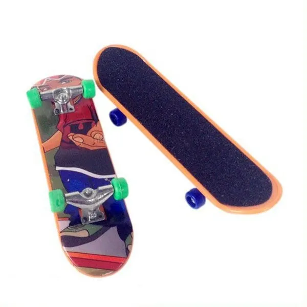 Produktbild von Finger Skateboard mit Logo aus Kunststoff, Größe: 60 x 26 mm, Gewicht: 10 g, Werbedruck auf einem Etikett.
