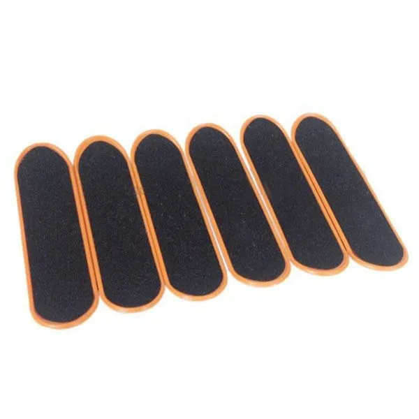Finger Skateboard mit Logo aus Kunststoff, Größe: 60 x 26 mm, Gewicht: 10 g; Werbedruck erfolgt auf einem Etikett. (5)