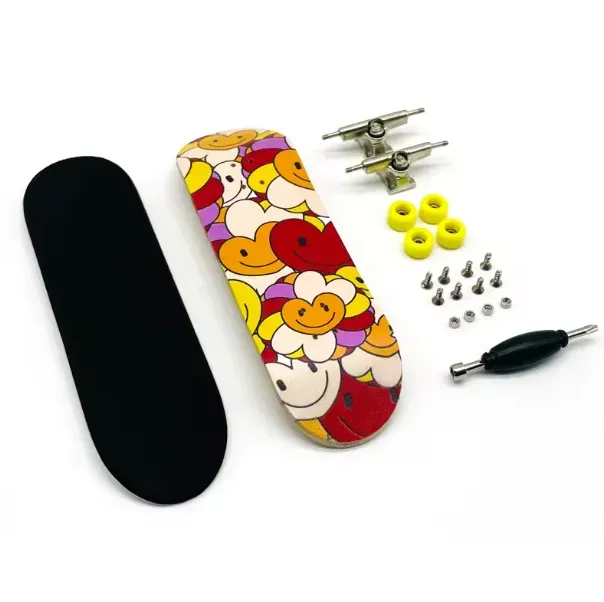 Fingerskateboard mit Logo und frei wählbarem Design, ideal als Werbegeschenk für junge Zielgruppen und Markenaktionen