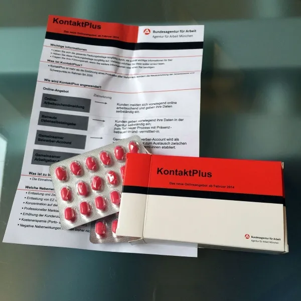 Produktbild von Humorvolle Werbeidee: Dragee-Bonbons in Tablettenverpackung mit individuell bedrucktem 'Beipackzettel' für effektive Unternehmenswerbung.
