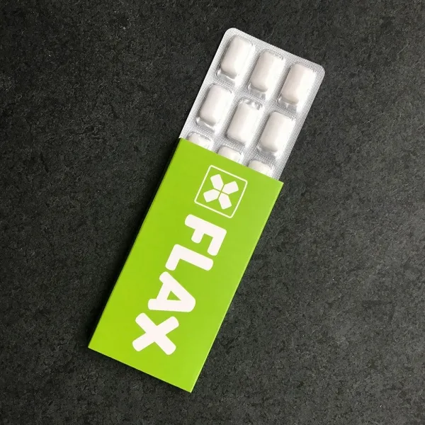 Produktbild von Kaugummi in Blisterverpackung (zuckerfrei), Geschmack Pfefferminz, Abmessungen 58x117x10 mm, Werbeaufdruck auf Blister und Schuber mittels Flexo-, Offset- und Digitaldruck, Mindestbestellmenge 1000 Stück, Haltbarkeit 12 Monate.