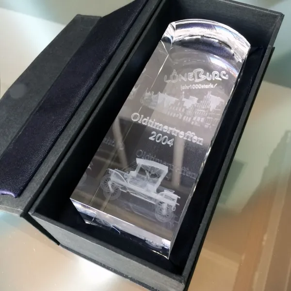 Kristallglas Pokal mit 3D Laser-Innengravur - individuell gestaltbare Werbeartikel für optimalen Effekt & Geltung. (4)