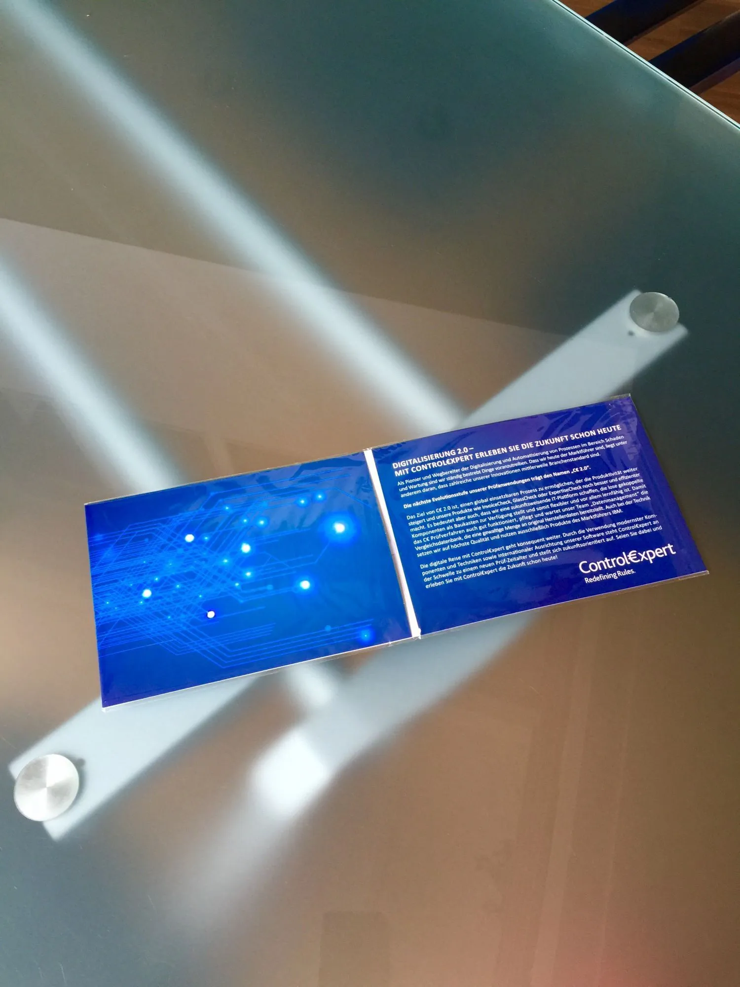 LED-Lichtkarte: Werbekarte mit 6 LEDs für auffälliges Direktmailing, individuell produziert – anfragen Sie bei uns! (2)