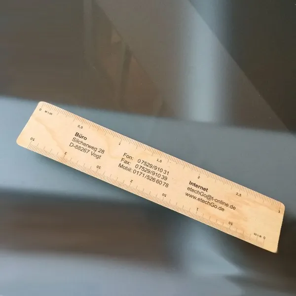 Lesezeichen, Visitenkarten, Gutscheine und mehr aus Furnierholz - Wir bieten eine große Auswahl an individuellen Produkten wie Lesezeichen, Urkunden, Hochzeitskarten, Visitenkarten und Dekorationen aus hochwertigem Furnierholz. (3)