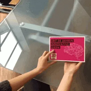 Diese Mailingkarte mit Sound und Licht ist eine maßgeschneiderte Pre-recorded Sound-Greeting-Card mit kundenspezifischer Sounddatei und LEDs, die beim Öffnen abgespielt wird. (3)