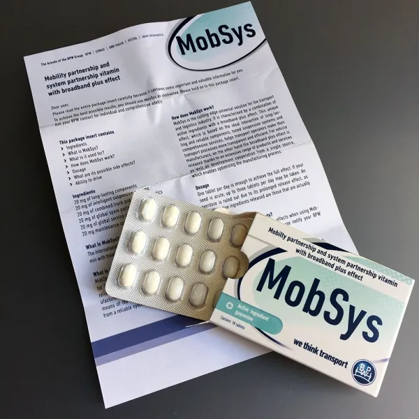 Produktbild von Werbe-Streuartikel in Form von leckeren, individuell gestaltbaren Bonbons in einer Tablettenschachtel mit bedrucktem Beipackzettel für ein optimales Messe Giveaway oder Firmenpräsent.