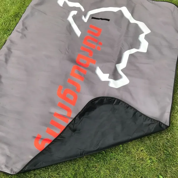 Produktbild von Picknickdecke individuell bedruckt, hochwertig & maßgefertigt in Größe 110x150 cm, eingerollt mit Klettverschluss, Tragegriff, aus Polar-Fleece (Oberseite) & 270 D Polyester (Unterseite), Lieferzeit ca.