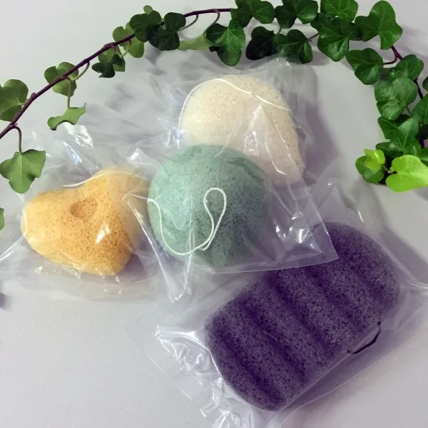 Produktbild von Natürliche Konjac-Schwämme aus der Knolle der asiatischen Teufelszunge für Gesichts- und Körperpflege, 100 % frei von Schadstoffen und Pestiziden.