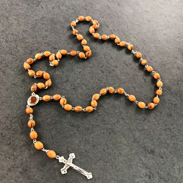 Rosenkranzkette aus Olivenholz mit Kruzifix und kleinem Döschen Erde Jerusalem, Länge 50 cm, Material Olivenholz, Metall, Kunststoff-Kapsel, Verpackung Kunststoffbox. (2)