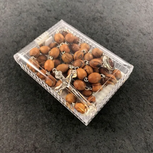 Rosenkranzkette aus Olivenholz mit Kruzifix und kleinem Döschen mit Erde aus Jerusalem, Länge 50 cm, Material: Olivenholz, Metall, Kunststoff-Kapsel, Erde, Verpackung: Kunststoffbox. (4)
