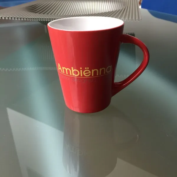 Rote Kaffeebecher - Unsere Leidenschaft für Design und rote Farben spiegelt sich in diesen stilvollen Bechern wider. (3)