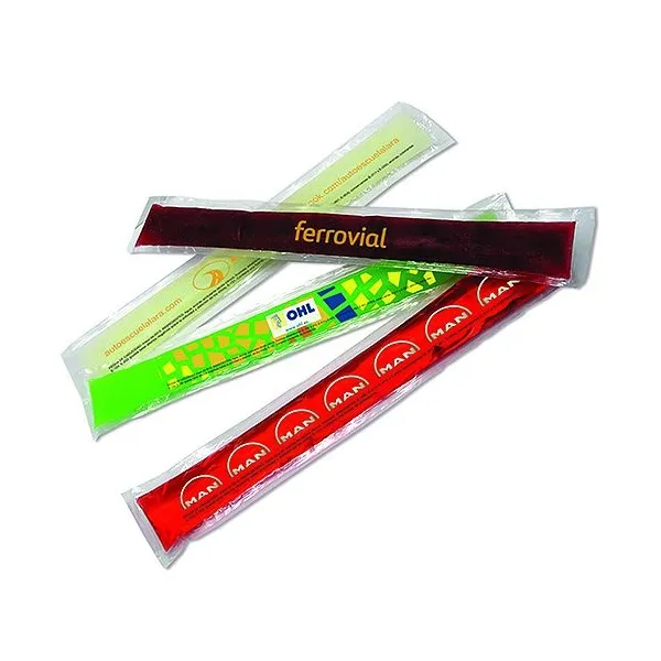 Produktbild von Schleckeis - Wassereis mit Logo: Leckeres, frisches Wassereis in 2 verschiedenen Farb-/Geschmacksrichtungen: Cola, Orange, Strawberry & Lemon; Strawberry, Lemon, Lime & Blackberry.