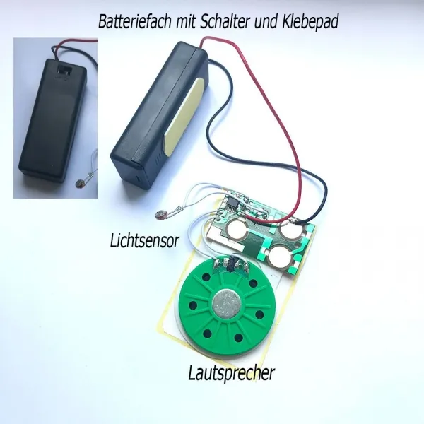 Soundmodul für Werbeobjekte und Kartonagen mit Batteriefach, Schalter und Lichtsensor.