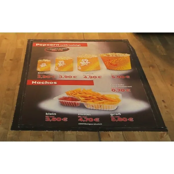 "3m x 15m große, hochwertige Werbematten mit Fotodigitaldruck für perfekte Sichtbarkeit, leicht zu reinigen und wiederverwendbar. (4)