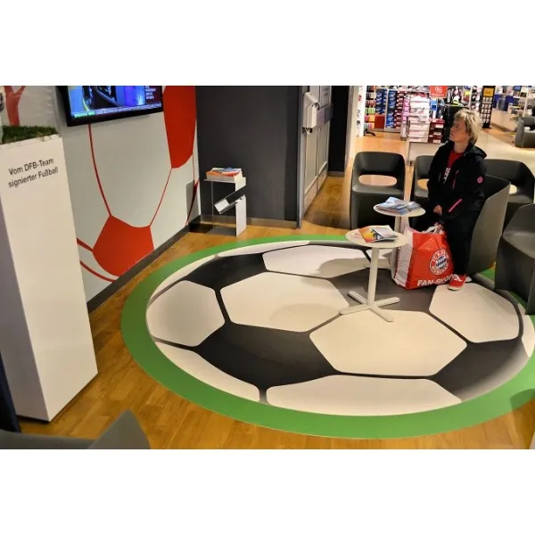 Werbematten bis zu 3m x 15m, absolut tolle Druckqualität, Fotodigitaldruck, hohe Haltbarkeit, leichte Reinigung, kein Teppich, sondern CV-/Vinylboden - verschmutzt nicht - leicht zu reinigen – und wiederverwendbar sowie 100% recyclebar. (6)