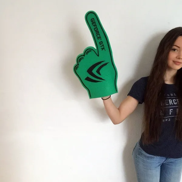 Produktbild von Winkehand aus Schaumstoff für Festivals